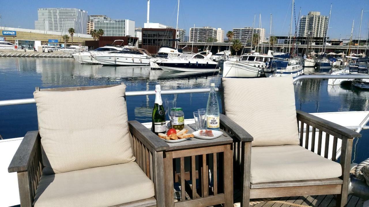 Готель Your Own Private Yacht Сан-Адріа-де-Бесос Екстер'єр фото